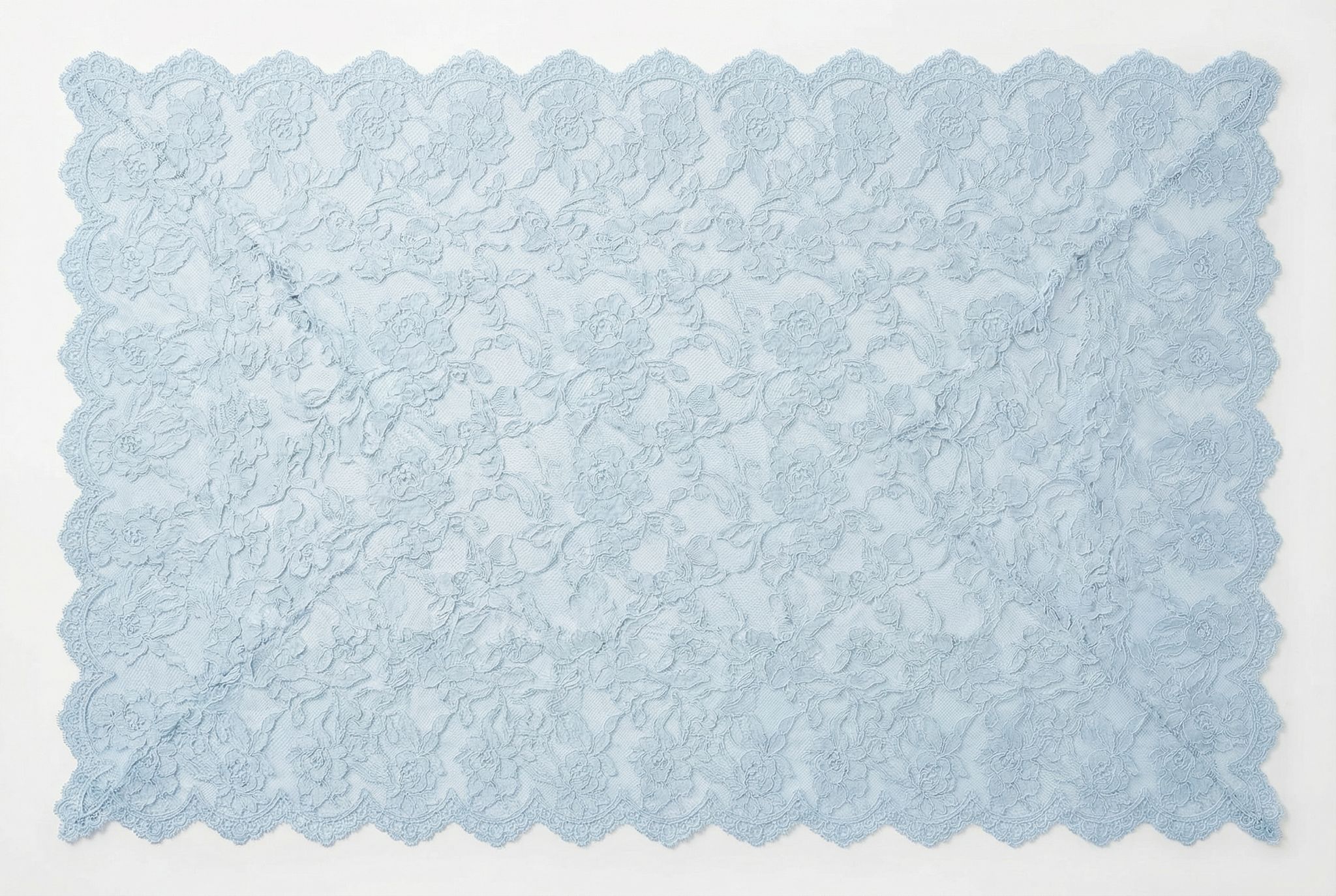 The Scalloped Edge Lace Tablecloth