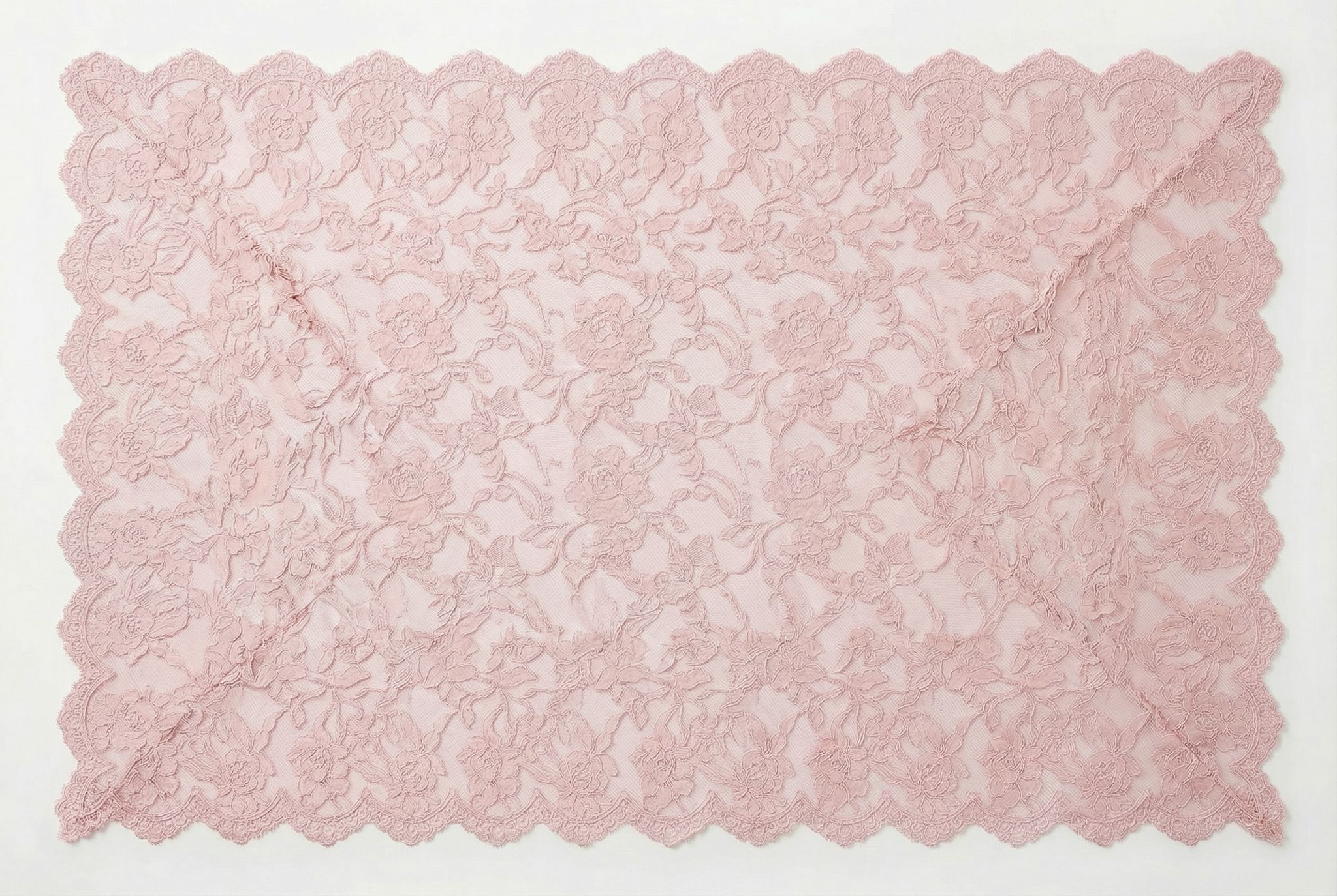 The Scalloped Edge Lace Tablecloth